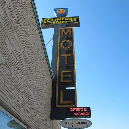 Economy Inn Ontario Ngoại thất bức ảnh