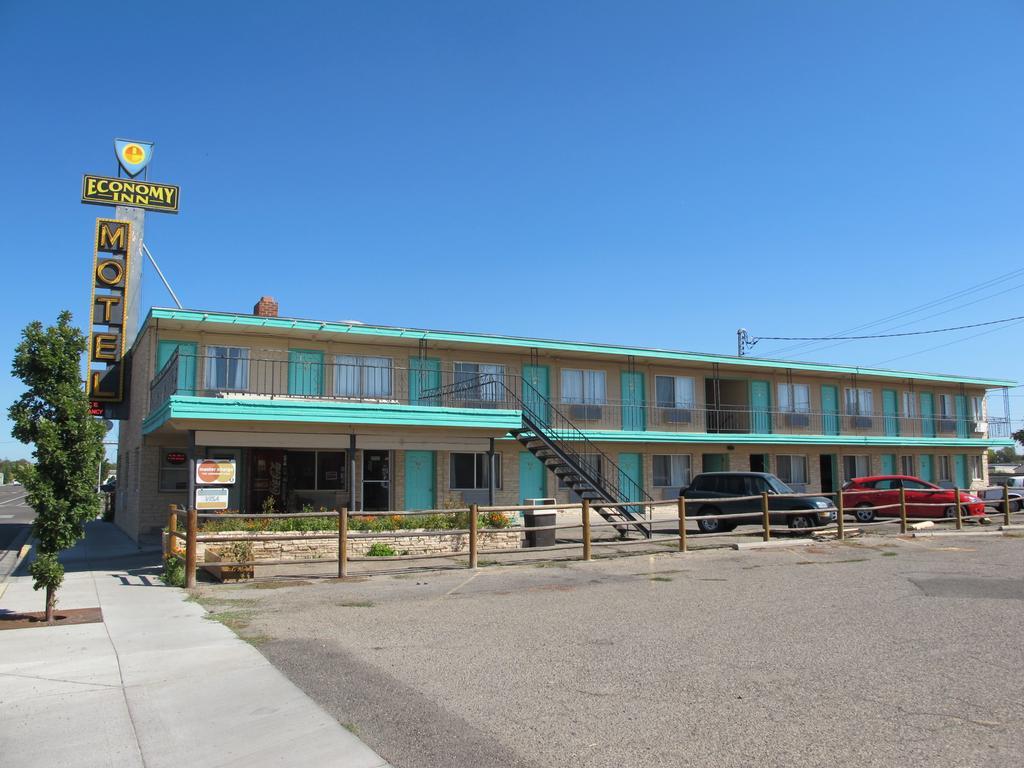Economy Inn Ontario Ngoại thất bức ảnh